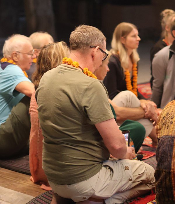 yoga-retreat-practices-included-in-yoga-and-meditation